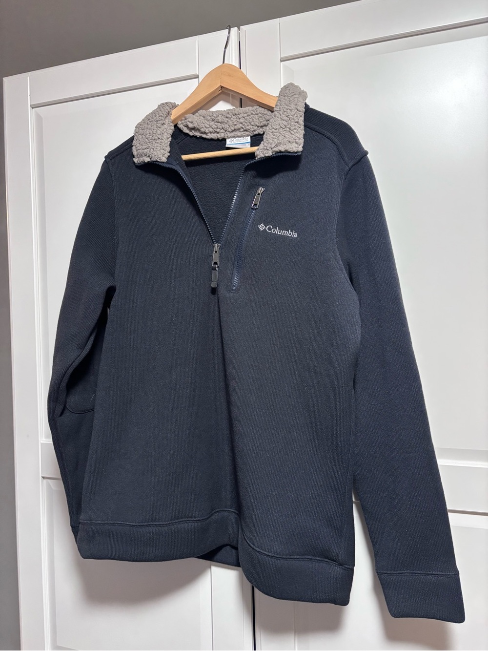 Columbia Men’s Black Fleece Zip-Up with Light Gray Sherpa Collar